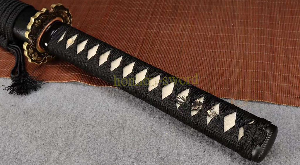 Épée de samouraï japonaise en acier plié noir, katana, lame tranchante faite à la main, noire