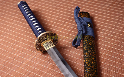 Japanisches Samurai-Schwert Katana aus schwarzem gefaltetem Stahl, Full Tang, handgefertigt, scharfe Klinge, schwarz 