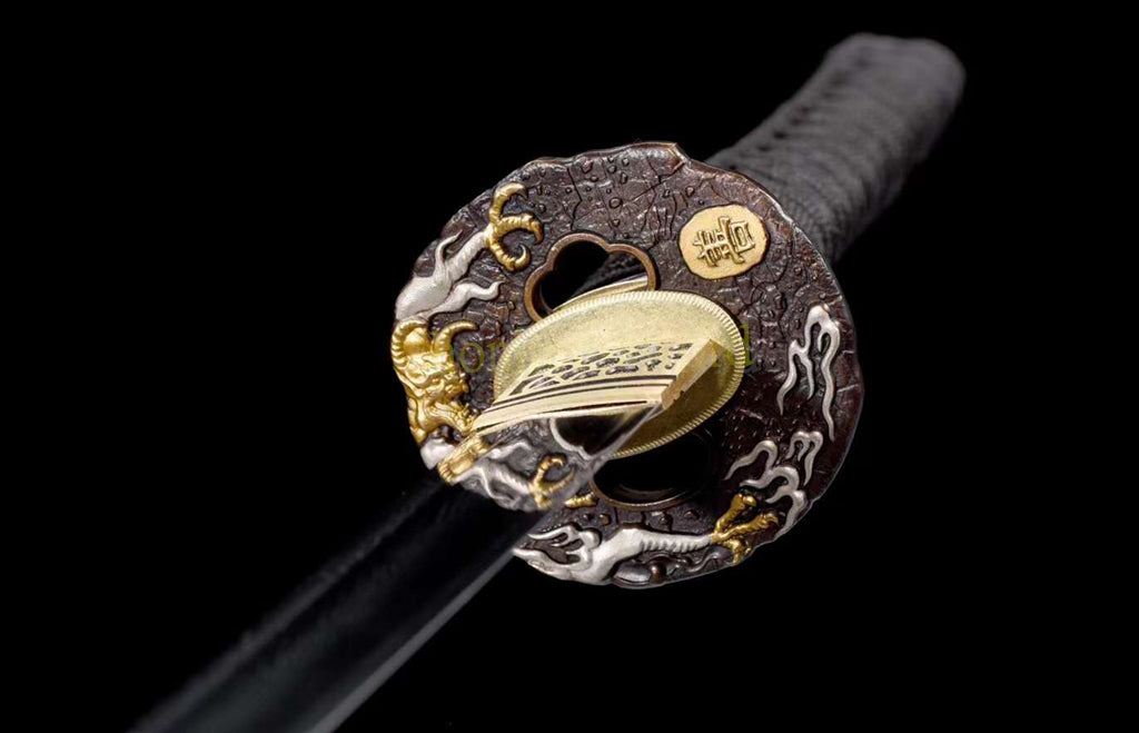 Functional Damascus Folded Steel Clay Tempered Katana Japanese Samurai Sword Black and Red