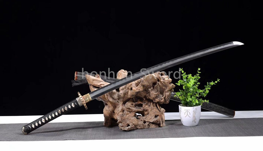 Japanisches Samurai-Schwert Katana aus schwarzem gefaltetem Stahl, Full Tang, handgefertigt, scharfe Klinge, schwarz 